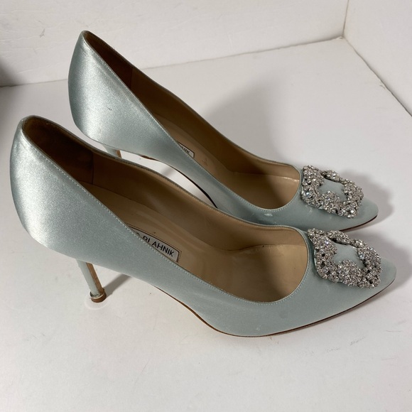 Manolo Blahnik Hangisi Satin Pumps - Picture 6 of 10